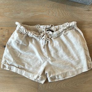 Hatch Cream Women's Shorts